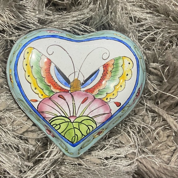 Enamel on copper heart shaped trinket box with painted butterfly & flowers. Used - Picture 2 of 5